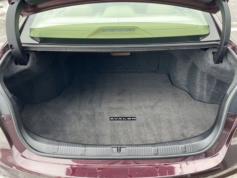 Used 2016 Toyota Avalon Limited image 17