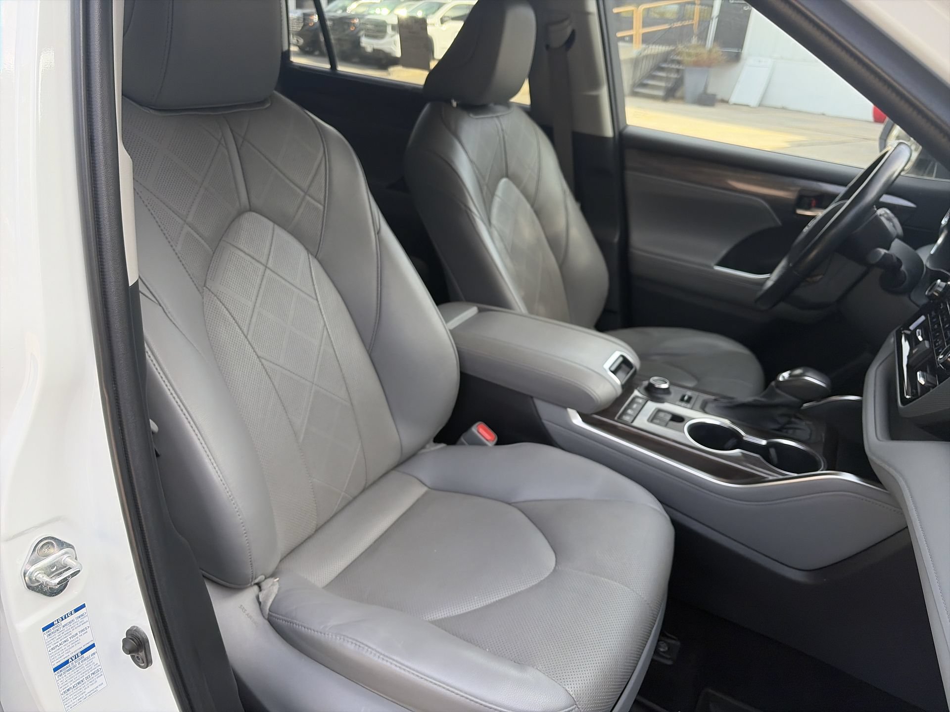 Used 2022 Toyota Highlander Platinum AWD/4WD image 30