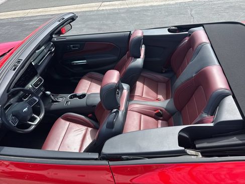 Used 2025 Ford Mustang Premium RWD image 9