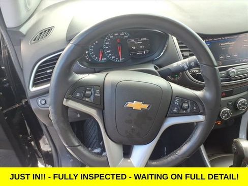 Used 2020 Chevrolet Trax LT w/ LT Convenience Package image 16