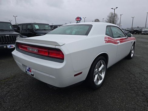 Used 2014 Dodge Challenger R/T image 3