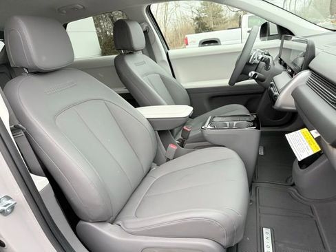 Used 2025 Hyundai Ioniq 5 SEL image 17