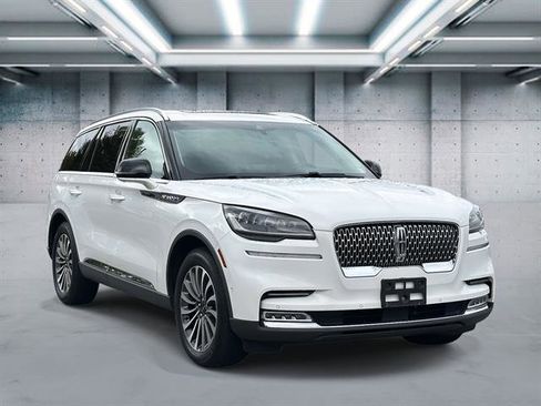 Used 2020 Lincoln Aviator Reserve w/ Equipment Group 201A image 2