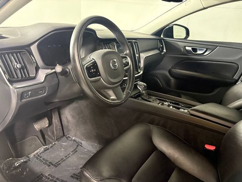 Used 2020 Volvo S60 T5 Momentum FWD image 22