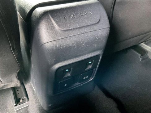 Used 2023 Ford Bronco Wildtrak image 32