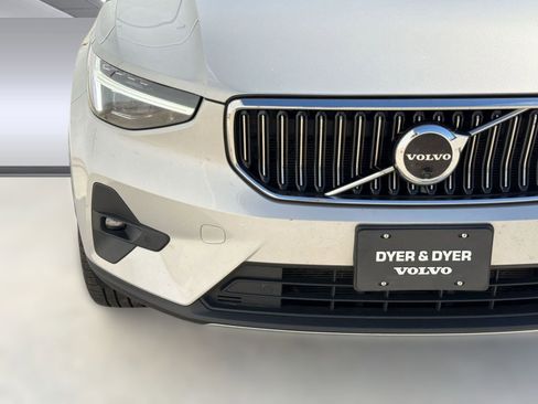 Used 2023 Volvo XC40 B5 Ultimate w/ Protection Package Premier image 28