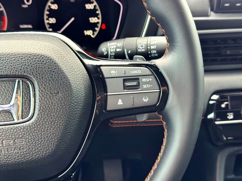 Used 2025 Honda Pilot Sport image 24