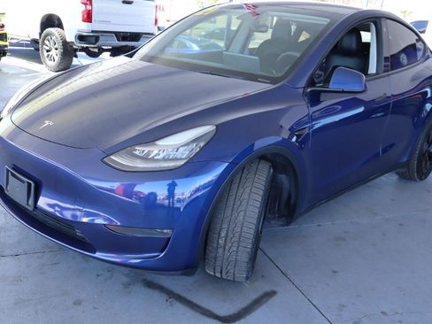 Used 2021 Tesla Model Y Long Range image 9