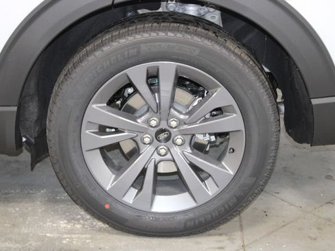 New 2026 Ford Explorer Active w/ Active Comfort Package AWD/4WD image 17