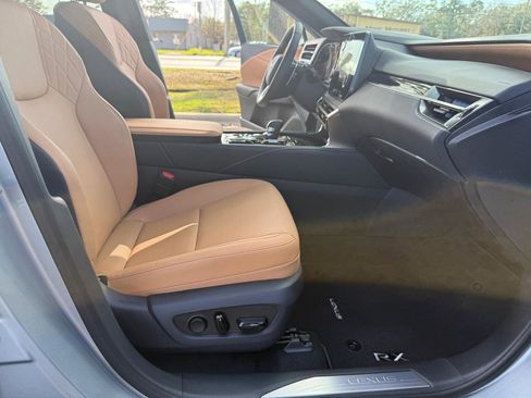 Used 2025 Lexus RX 350 FWD w/ Technology Package image 22