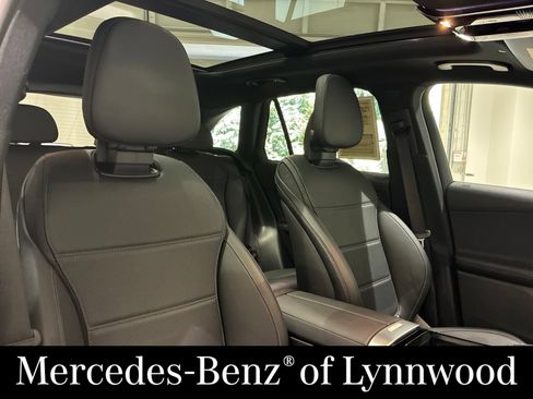 Used 2023 Mercedes-Benz GLC 300 4MATIC image 31