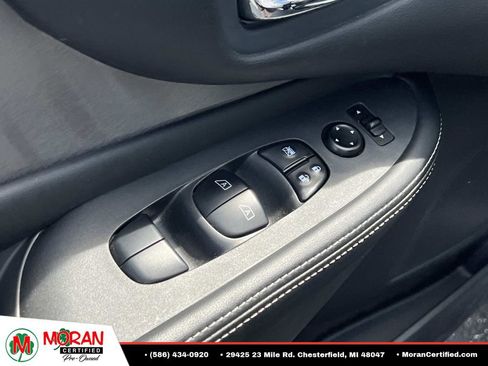 Used 2024 Nissan Murano SV AWD/4WD image 16