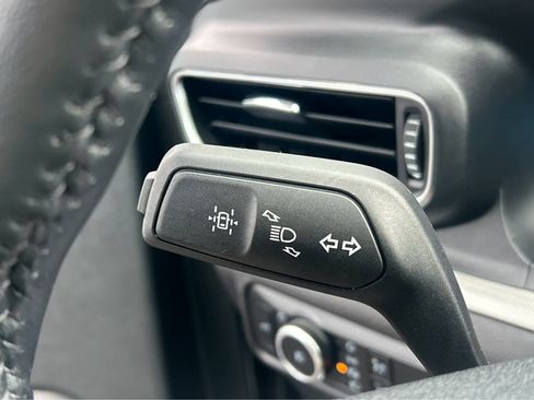 Used 2023 Ford Explorer XLT w/ Equipment Group 202A image 27