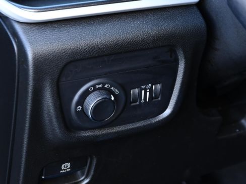 Used 2022 Jeep Grand Cherokee Altitude image 24