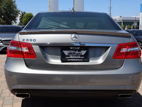 Used 2010 Mercedes-Benz E 550 Sedan image 4