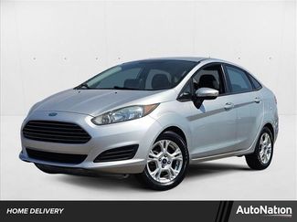 Used 2015 Ford Fiesta SE image 1