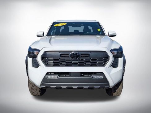 Used 2024 Toyota Tacoma TRD Off-Road image 9