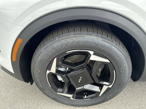 New 2026 Kia Sportage EX image 16