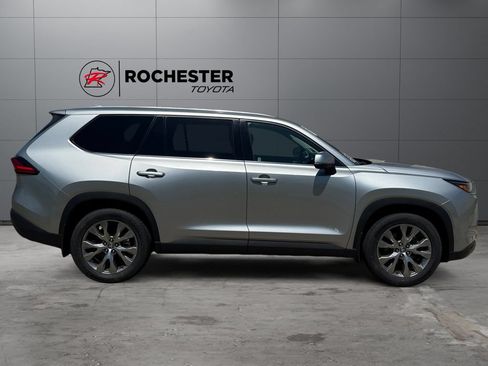 Certified 2024 Toyota Grand Highlander AWD image 6