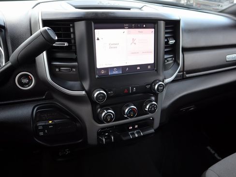 Used 2024 RAM 2500 Big Horn image 25