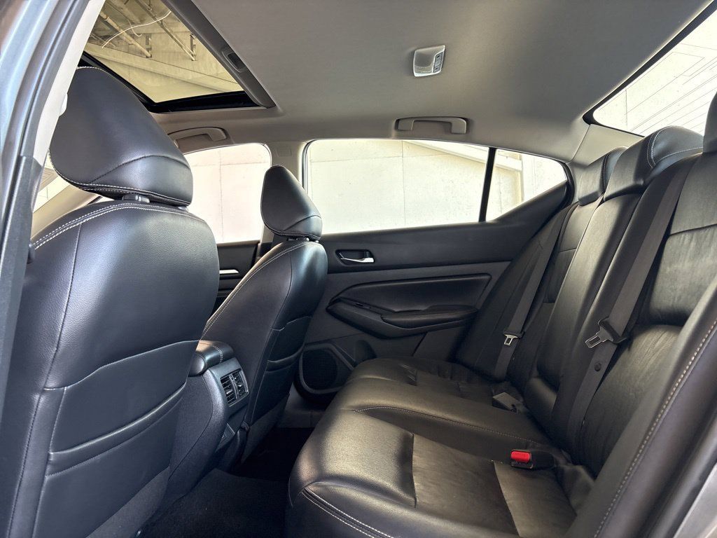 Used 2020 Nissan Altima 2.5 SL FWD image 6