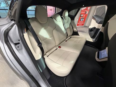 Used 2024 Tesla Model S image 6