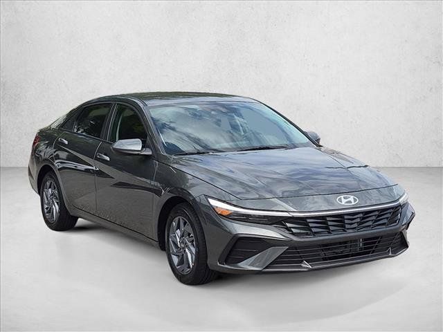 New 2026 Hyundai Elantra Hybrid FWD image 7
