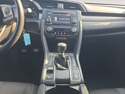 Used 2017 Honda Civic Sport image 10