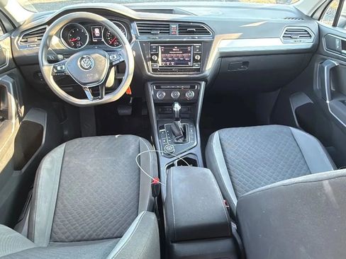 Used 2018 Volkswagen Tiguan S image 30