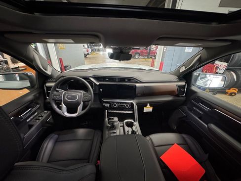 New 2026 GMC Sierra 1500 Denali w/ Denali Reserve Package image 15