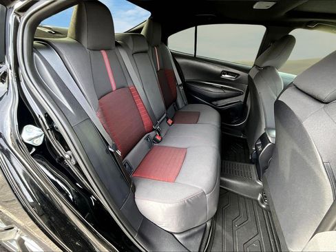 Used 2025 Toyota Corolla SE image 16