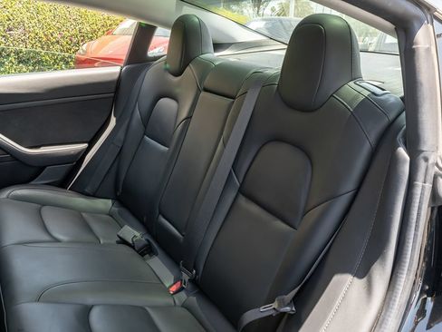 Used 2020 Tesla Model 3 Standard Range Plus RWD image 11