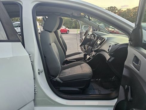 Used 2017 Chevrolet Sonic LT FWD image 19