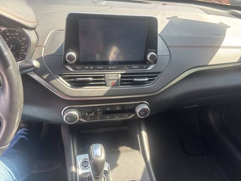 Used 2020 Nissan Altima 2.5 SR FWD image 11