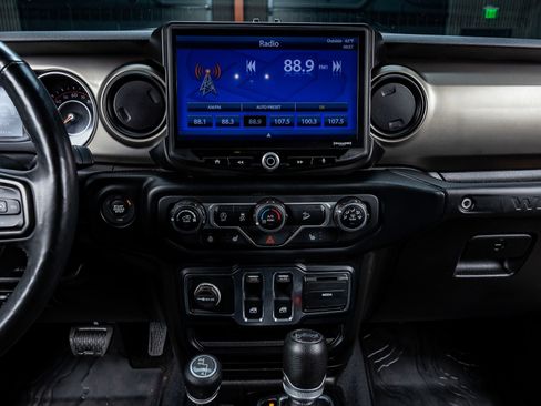 Used 2019 Jeep Wrangler Sport image 23