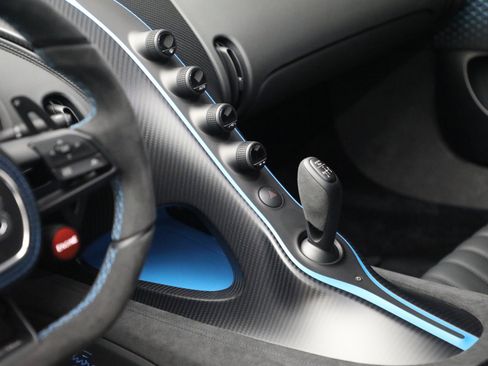 Used 2021 Bugatti Chiron Pur Sport image 17