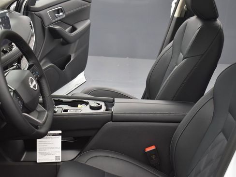 New 2026 Nissan Rogue Platinum w/ Platinum Premium Package image 17