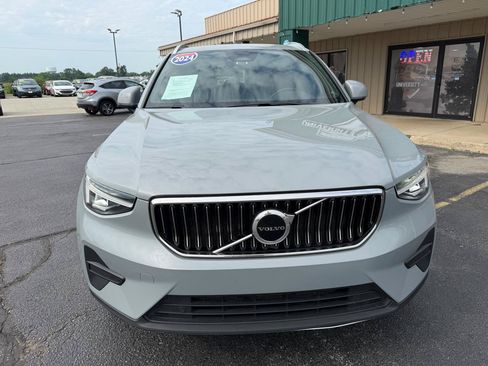 Used 2024 Volvo XC40 B5 Core AWD/4WD image 8