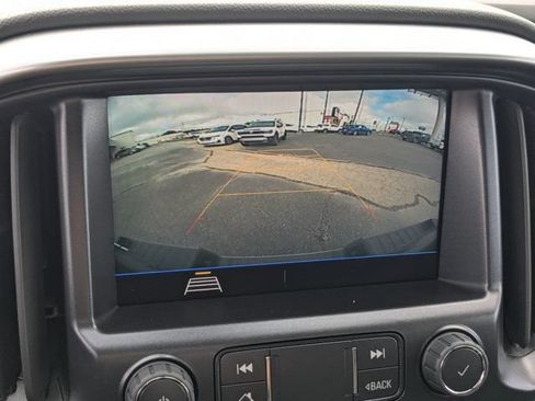 Used 2022 Chevrolet Colorado LT RWD image 18