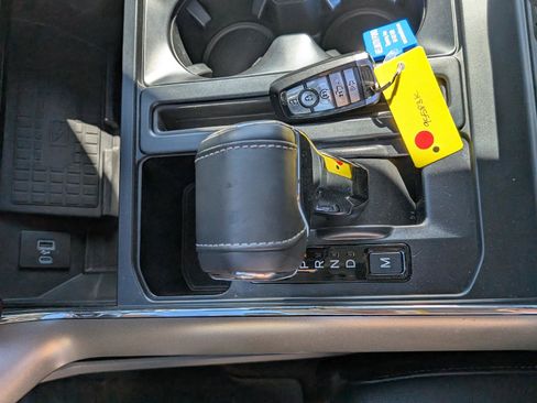 Used 2022 Ford F150 Lariat image 25