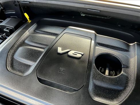 Used 2018 Jeep Grand Cherokee Altitude AWD/4WD image 31