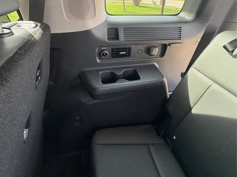 Used 2025 Hyundai Santa Fe Limited image 9