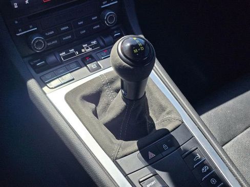 Used 2019 Porsche 718 Cayman RWD image 29