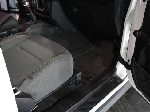 Used 2024 Jeep Wrangler Sport image 59