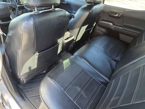 Used 2021 Toyota Tacoma TRD Sport image 14