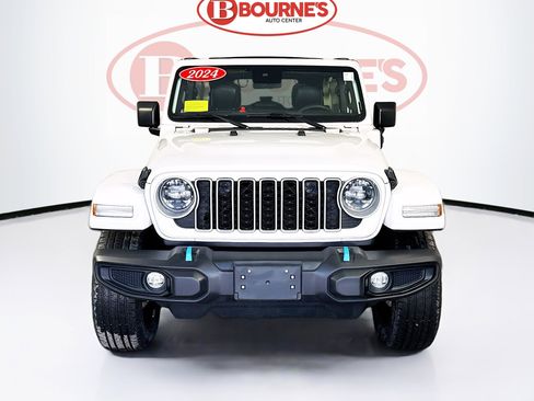 Used 2024 Jeep Wrangler Unlimited Sahara image 5