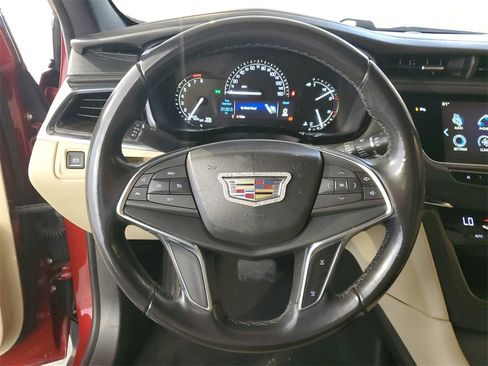 Used 2018 Cadillac XT5 FWD image 18