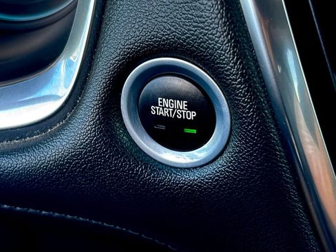 Used 2023 Chevrolet Traverse LT image 18