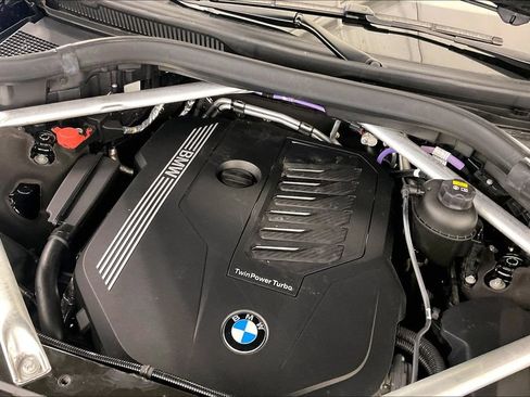 Used 2021 BMW X7 xDrive40i w/ M Sport Package AWD/4WD image 43