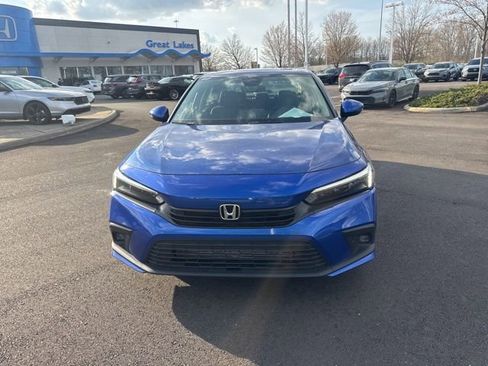 Used 2022 Honda Civic Touring image 3